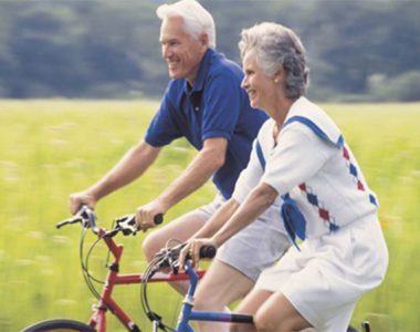 Mua xe đạp tập thể dục cho người già loại nào tốt