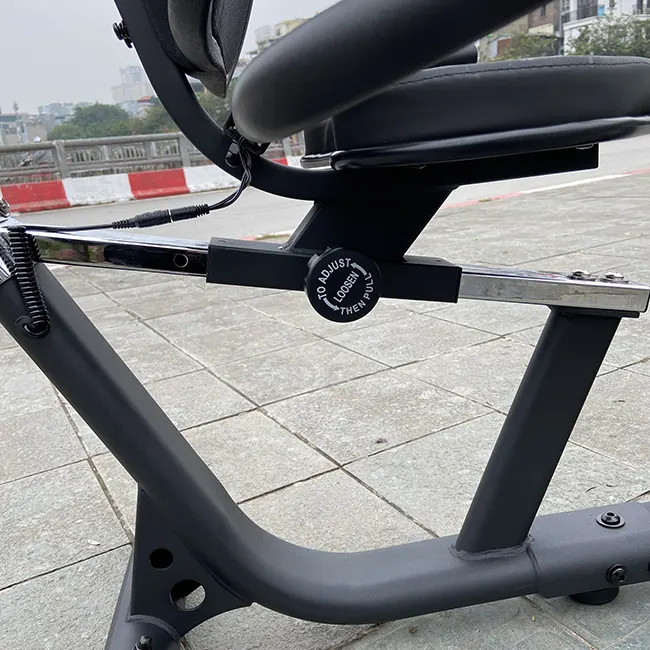 Điều chỉnh ghế ngồi xe đạp tập Pro Fitness Pro-560R